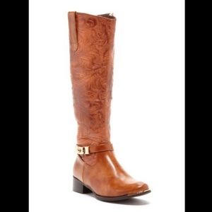 Jacquard embroidered camel color boots